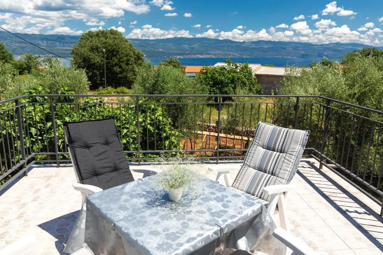 Apartments With A Parking Space Risika, Krk - 21696 Vrbnik  Croazia